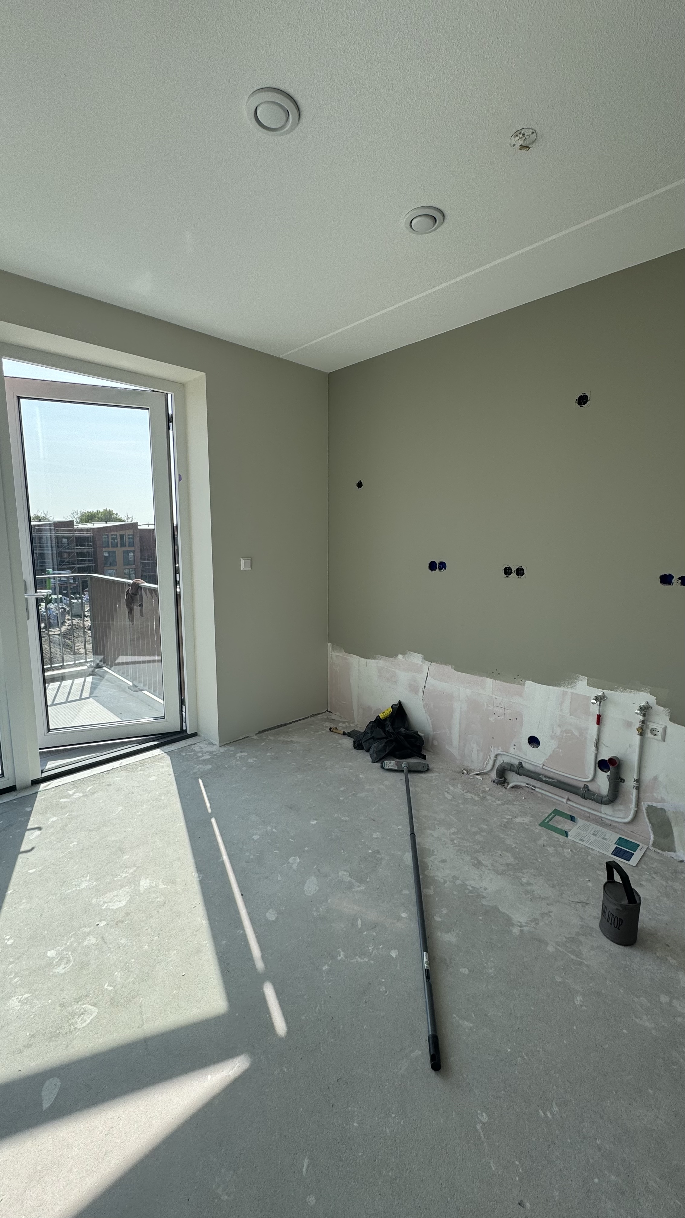 Badkamer en bijkeuken met professioneel schilderwerk Den Hartog Oude Weteringen Utrecht